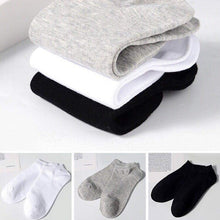 Load image into Gallery viewer, 10 Pairs And 5 Pairs Women Socks Breathable Sports socks Solid Color Boat socks Comfortable Cotton Ankle Socks White Black
